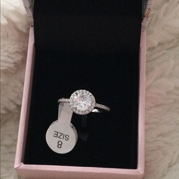 NWT Peermont Sz8 “Diamond” engagement ring - Picture 10 of 12